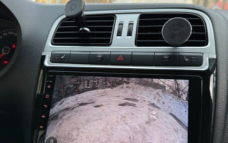 Volkswagen Polo VI (EU Market), 2013 год, 930 000 рублей, 21 фотография