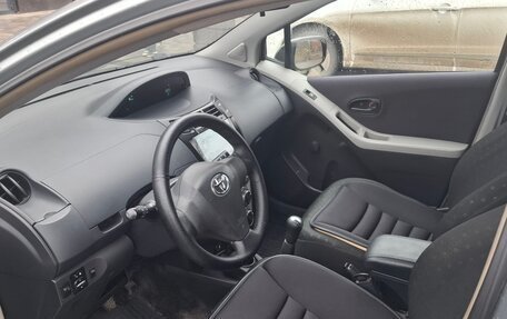 Toyota Yaris III рестайлинг, 2008 год, 510 000 рублей, 8 фотография