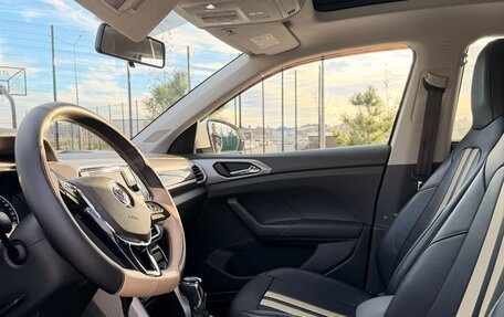 Volkswagen T-Cross I, 2019 год, 2 250 000 рублей, 17 фотография