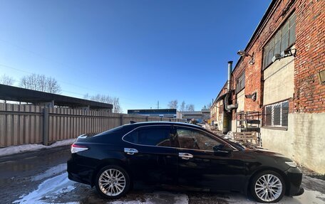 Toyota Camry, 2021 год, 2 400 000 рублей, 8 фотография