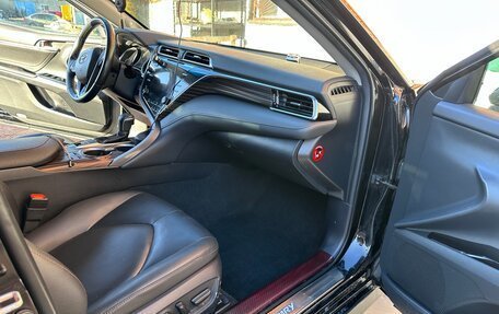 Toyota Camry, 2021 год, 2 400 000 рублей, 13 фотография