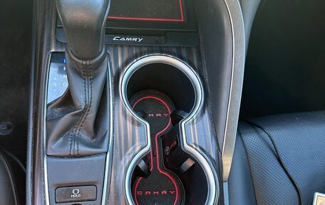 Toyota Camry, 2021 год, 2 400 000 рублей, 14 фотография