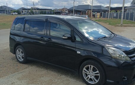 Toyota ISis I, 2010 год, 1 080 000 рублей, 3 фотография