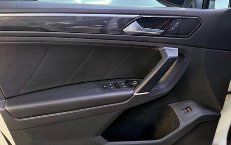 Volkswagen Tiguan II, 2018 год, 3 290 000 рублей, 12 фотография