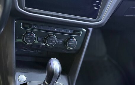 Volkswagen Tiguan II, 2018 год, 3 290 000 рублей, 15 фотография