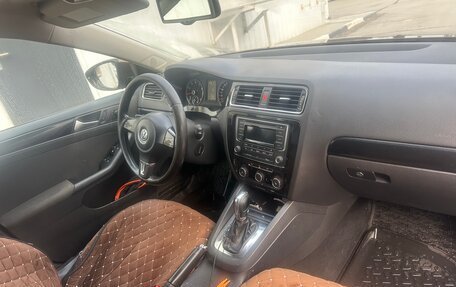 Volkswagen Jetta VI, 2011 год, 767 000 рублей, 10 фотография