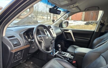 Toyota Land Cruiser Prado 150 рестайлинг 2, 2017 год, 4 300 000 рублей, 6 фотография