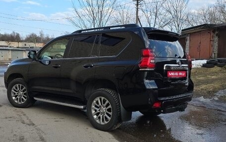 Toyota Land Cruiser Prado 150 рестайлинг 2, 2017 год, 4 300 000 рублей, 3 фотография