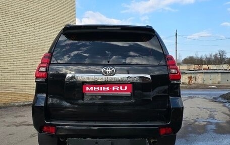 Toyota Land Cruiser Prado 150 рестайлинг 2, 2017 год, 4 300 000 рублей, 2 фотография