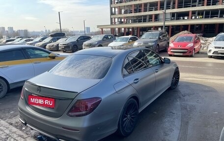 Mercedes-Benz E-Класс, 2019 год, 4 000 000 рублей, 4 фотография