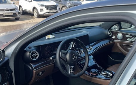 Mercedes-Benz E-Класс, 2019 год, 4 000 000 рублей, 3 фотография