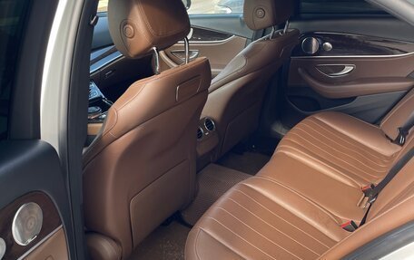 Mercedes-Benz E-Класс, 2019 год, 4 000 000 рублей, 2 фотография