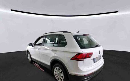 Volkswagen Tiguan II, 2022 год, 2 092 000 рублей, 4 фотография