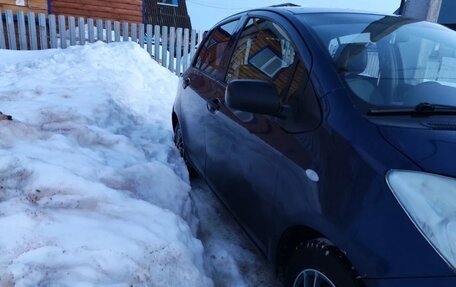 Toyota Yaris III рестайлинг, 2007 год, 350 000 рублей, 4 фотография