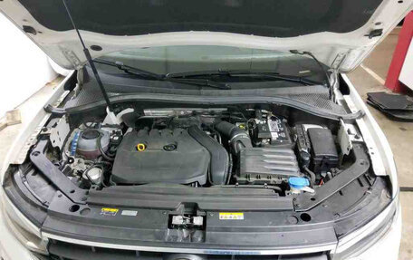 Volkswagen Tiguan II, 2022 год, 2 092 000 рублей, 9 фотография