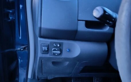 Toyota Yaris III рестайлинг, 2007 год, 350 000 рублей, 13 фотография