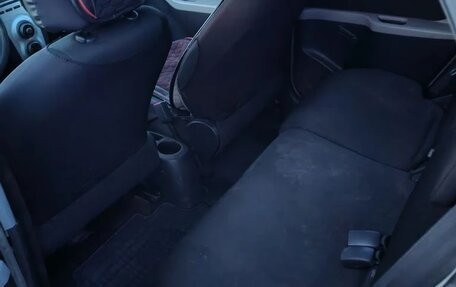 Toyota Yaris III рестайлинг, 2007 год, 350 000 рублей, 12 фотография