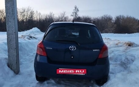 Toyota Yaris III рестайлинг, 2007 год, 350 000 рублей, 9 фотография