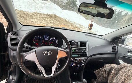 Hyundai Solaris II рестайлинг, 2011 год, 620 000 рублей, 6 фотография