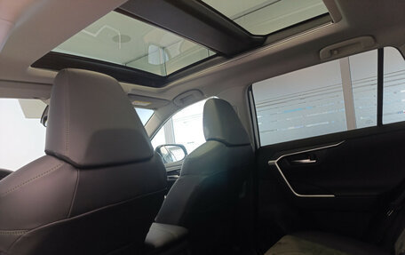 Toyota RAV4, 2024 год, 4 100 000 рублей, 10 фотография