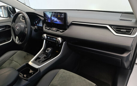 Toyota RAV4, 2024 год, 4 100 000 рублей, 8 фотография