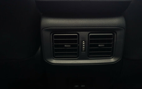 Toyota RAV4, 2024 год, 4 100 000 рублей, 11 фотография