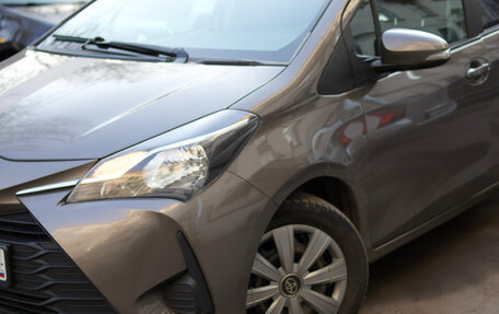 Toyota Yaris III рестайлинг, 2019 год, 1 350 000 рублей, 3 фотография