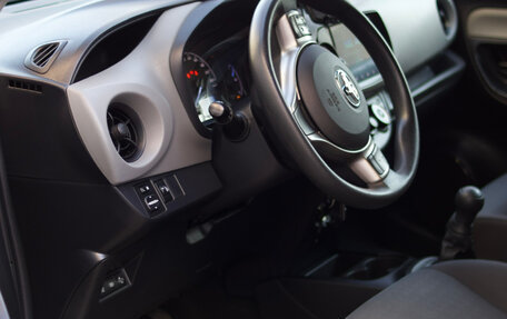 Toyota Yaris III рестайлинг, 2019 год, 1 350 000 рублей, 8 фотография