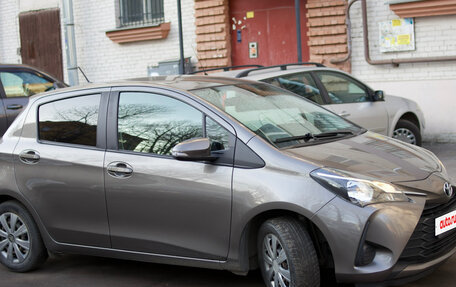 Toyota Yaris III рестайлинг, 2019 год, 1 350 000 рублей, 5 фотография