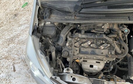 Toyota Vitz, 2019 год, 1 075 000 рублей, 6 фотография