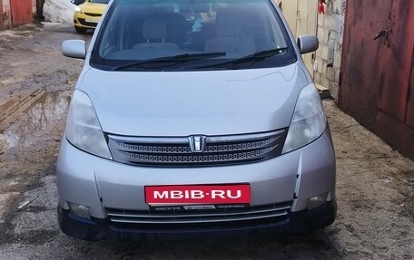 Toyota ISis I, 2005 год, 600 000 рублей, 1 фотография