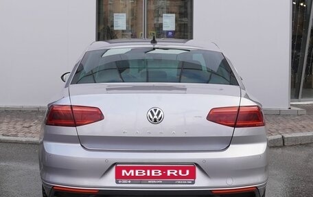 Volkswagen Passat B8 рестайлинг, 2019 год, 1 999 000 рублей, 5 фотография