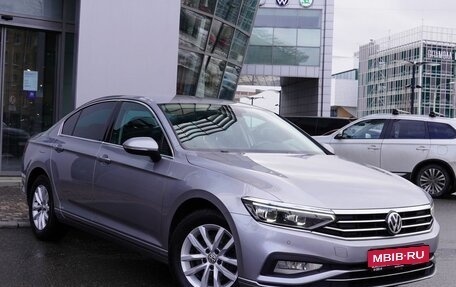 Volkswagen Passat B8 рестайлинг, 2019 год, 1 999 000 рублей, 3 фотография