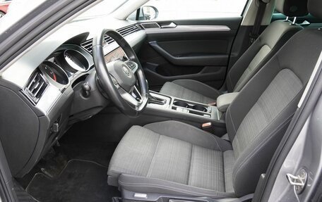 Volkswagen Passat B8 рестайлинг, 2019 год, 1 999 000 рублей, 16 фотография