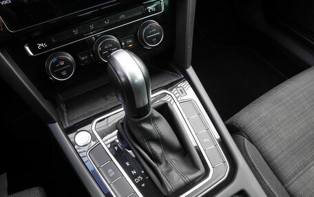 Volkswagen Passat B8 рестайлинг, 2019 год, 1 999 000 рублей, 19 фотография