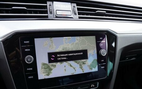 Volkswagen Passat B8 рестайлинг, 2019 год, 1 999 000 рублей, 23 фотография