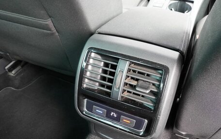 Volkswagen Passat B8 рестайлинг, 2019 год, 1 999 000 рублей, 27 фотография