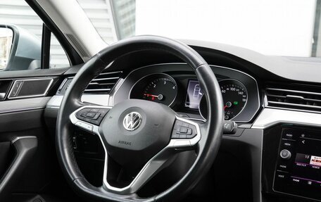 Volkswagen Passat B8 рестайлинг, 2019 год, 1 999 000 рублей, 28 фотография