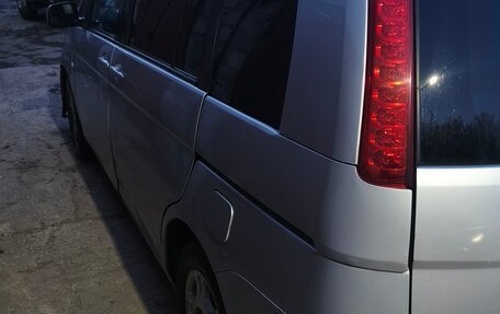 Toyota ISis I, 2005 год, 600 000 рублей, 4 фотография