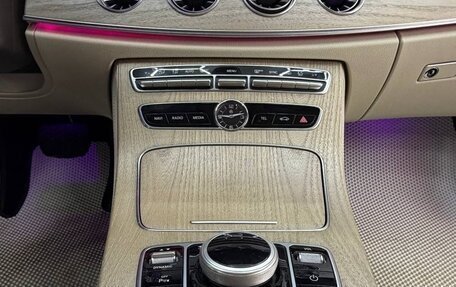 Mercedes-Benz E-Класс, 2019 год, 3 200 000 рублей, 12 фотография