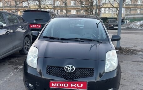 Toyota Yaris III рестайлинг, 2008 год, 500 000 рублей, 1 фотография