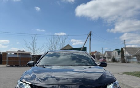 Toyota Camry, 2018 год, 3 300 000 рублей, 1 фотография