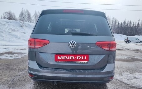 Volkswagen Touran III, 2016 год, 1 650 000 рублей, 4 фотография