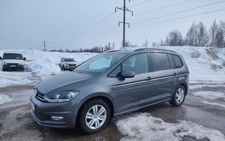 Volkswagen Touran III, 2016 год, 1 650 000 рублей, 10 фотография