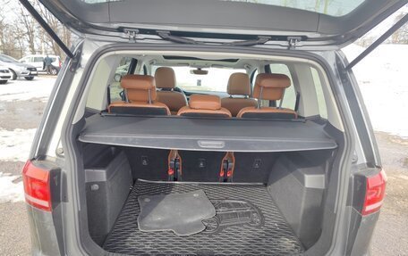 Volkswagen Touran III, 2016 год, 1 650 000 рублей, 16 фотография