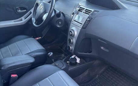 Toyota Yaris III рестайлинг, 2008 год, 500 000 рублей, 14 фотография