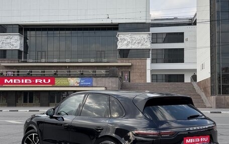 Porsche Cayenne III, 2018 год, 6 800 000 рублей, 3 фотография