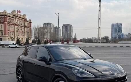 Porsche Cayenne III, 2018 год, 6 800 000 рублей, 2 фотография