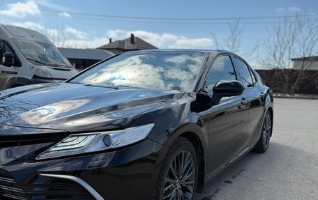 Toyota Camry, 2018 год, 3 300 000 рублей, 2 фотография