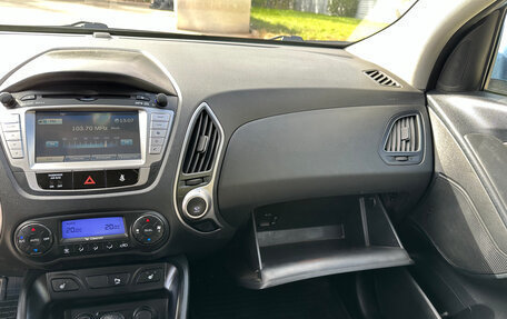 Hyundai ix35 I рестайлинг, 2012 год, 1 300 000 рублей, 26 фотография